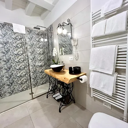 Rosso Suite-free Parking Appartamento
