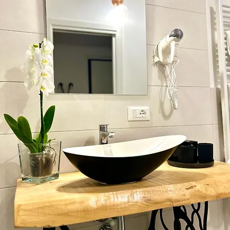 Rosso Suite-free Parking Appartamento Verona